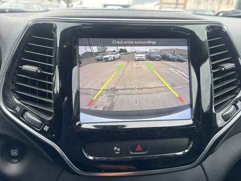 Used 2020 Jeep Cherokee Limited FWD image 21