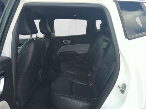 Used 2025 Jeep Compass Limited AWD/4WD image 18