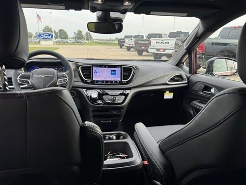 New 2026 Chrysler Pacifica Select image 34