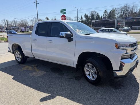 Used 2021 Chevrolet Silverado 1500 LT w/ Safety Package II AWD/4WD image 17