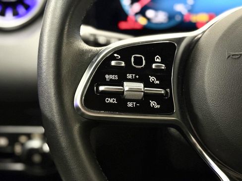 Used 2023 Mercedes-Benz EQB 300 4MATIC image 17