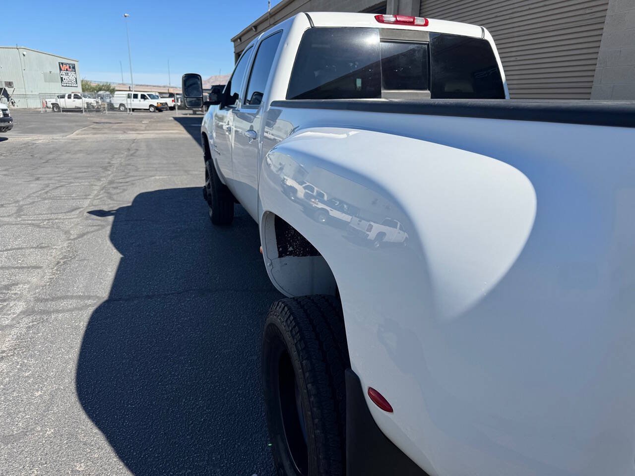 Used 2007 GMC Sierra 3500 SLT w/ Entertainment Package AWD/4WD image 19