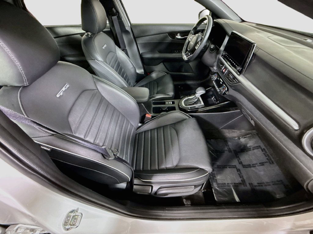 Used 2024 Kia Forte GT-Line w/ GT-Line Premium Package FWD image 32