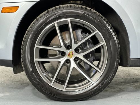 Certified 2026 Porsche Macan AWD/4WD image 33