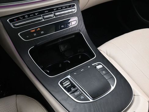 Used 2022 Mercedes-Benz E 350 Sedan image 23