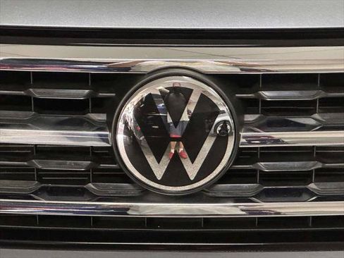Used 2023 Volkswagen Atlas Cross Sport SE w/ Black Wheel Package AWD/4WD image 7
