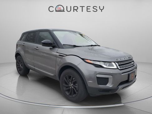 Used 2017 Land Rover Range Rover Evoque SE image 5