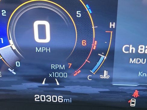 Certified 2025 Chevrolet Traverse RS FWD image 37