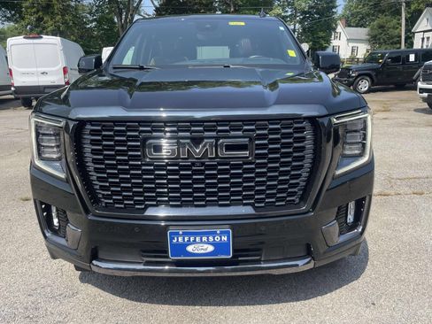 Used 2023 GMC Yukon Denali Ultimate AWD/4WD image 11