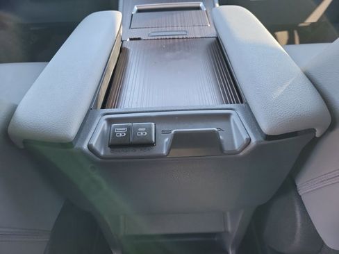 Used 2024 Toyota Sienna XLE image 13