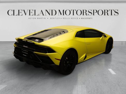 Used 2020 Lamborghini Huracan EVO RWD image 18