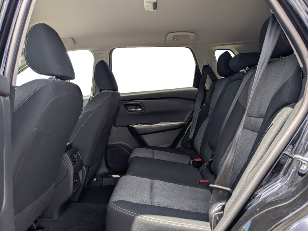 Used 2024 Nissan Rogue SV FWD image 14