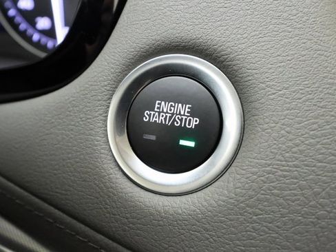 Used 2021 Cadillac XT5 Premium Luxury image 18