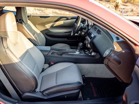 Used 2011 Chevrolet Camaro SS w/ LPO, Ground Effects Package image 15