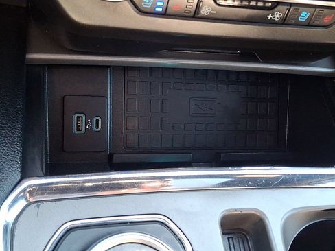 Used 2021 Ford Expedition XLT AWD/4WD image 25