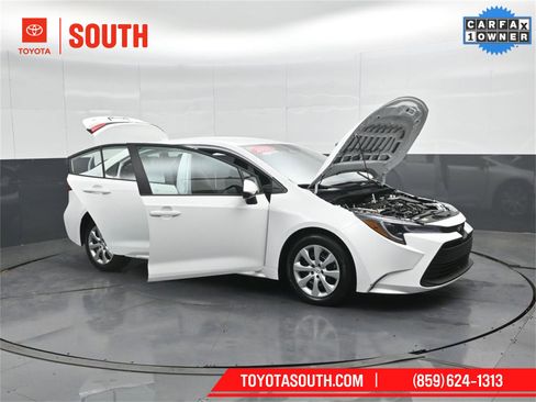Used 2025 Toyota Corolla LE image 51