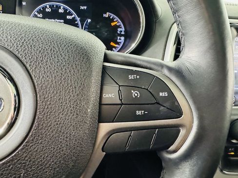 Used 2018 Jeep Grand Cherokee Limited AWD/4WD image 13