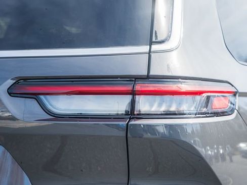 New 2026 Jeep Grand Cherokee L 4WD image 8