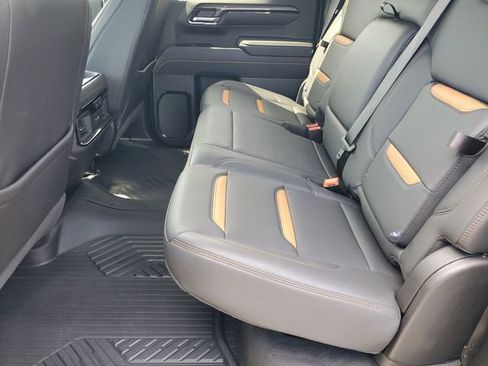 Used 2025 GMC Sierra 1500 AT4 w/ Technology Package AWD/4WD image 21