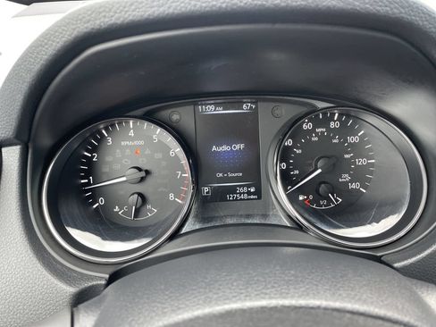Used 2017 Nissan Rogue S AWD/4WD image 17