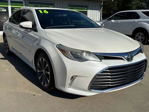 Used 2016 Toyota Avalon XLE Premium image 11