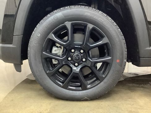 New 2026 Jeep Compass Latitude AWD/4WD image 27