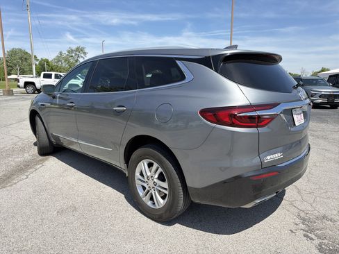 Used 2019 Buick Enclave Essence FWD image 4