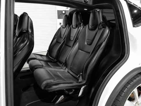 Used 2016 Tesla Model X P90D image 16