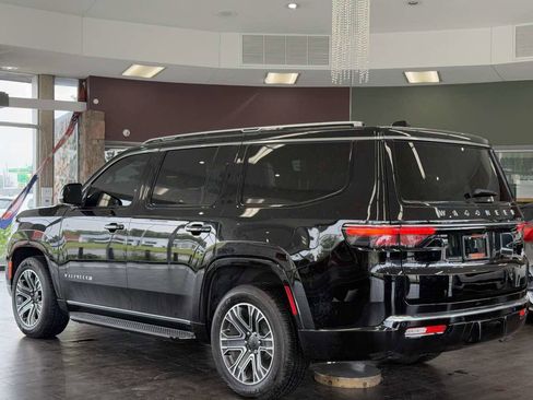 Used 2024 Jeep Wagoneer 4WD w/ Premium Group I image 15