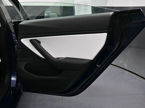Used 2020 Tesla Model 3 Long Range image 38