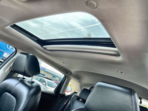 Used 2025 Honda HR-V EX-L image 18