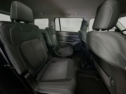 Used 2022 Jeep Grand Cherokee L Laredo w/ Luxury Tech Group I AWD/4WD image 32