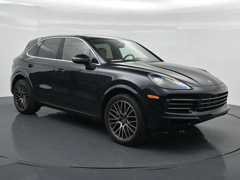 Certified 2023 Porsche Cayenne AWD/4WD image 9