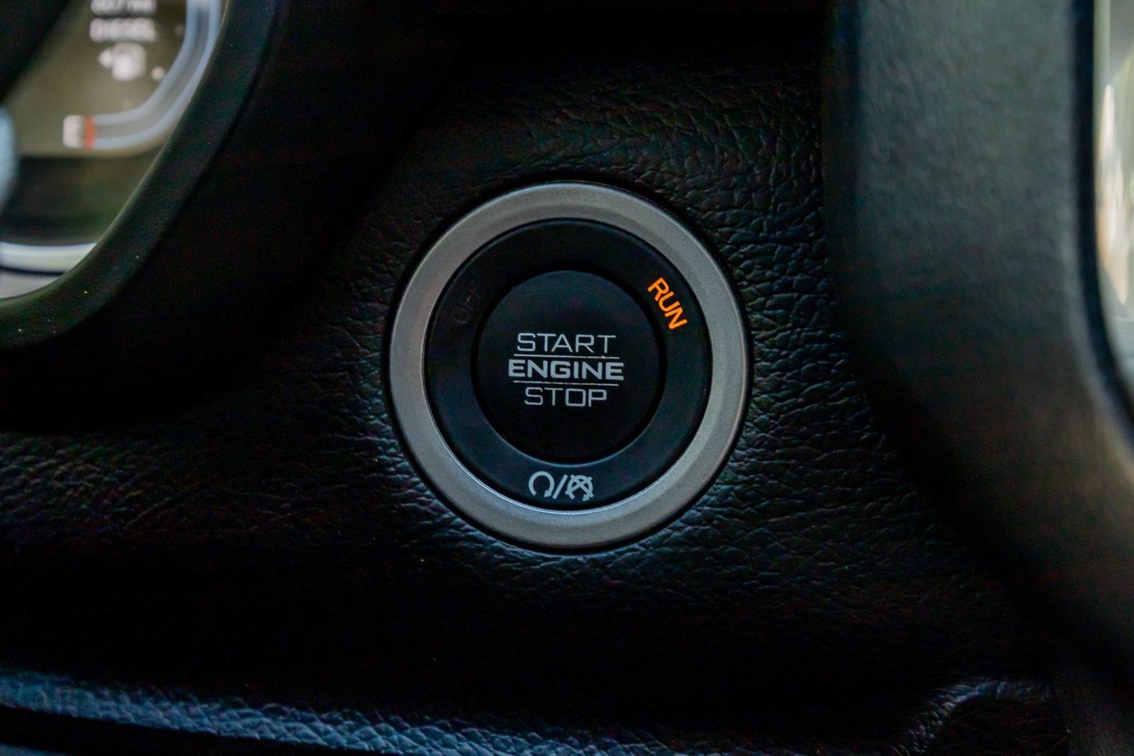 Used 2025 RAM 3500 Laramie AWD/4WD image 22