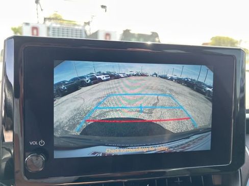 Used 2025 Toyota Corolla LE FWD image 21