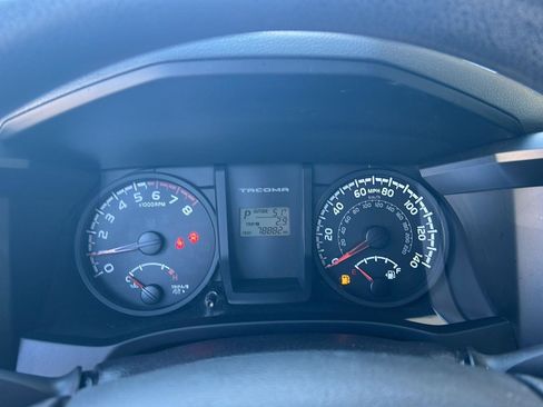 Used 2016 Toyota Tacoma SR image 21