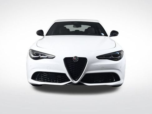 Used 2025 Alfa Romeo Giulia w/ Driving Assist Package RWD image 8
