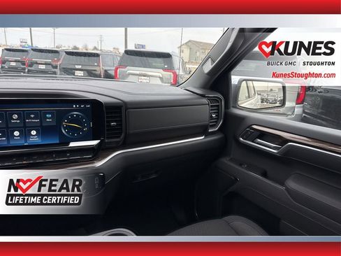 Used 2025 Chevrolet Silverado 1500 LT image 38