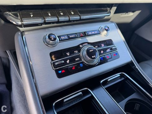 Used 2020 Lincoln Aviator Reserve w/ Equipment Group 201A RWD image 8