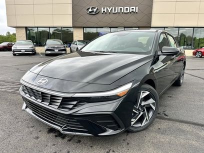 New 2025 Hyundai Elantra SEL
