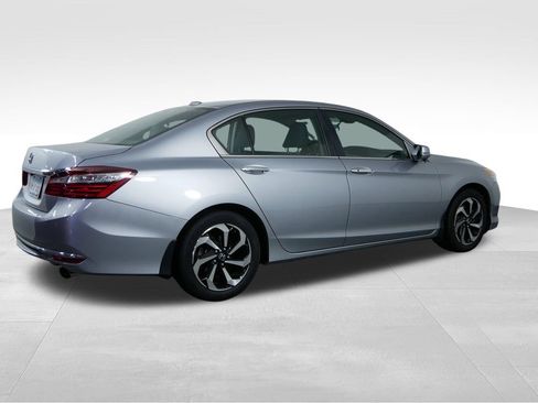 Used 2016 Honda Accord EX image 10
