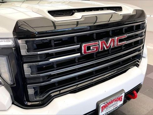 Used 2022 GMC Sierra 2500 AT4 image 30