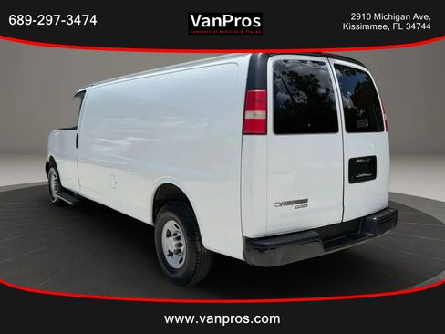 Used 2014 Chevrolet Express 3500 Extended RWD image 3