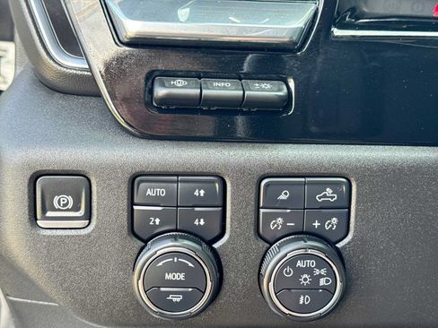 Used 2024 Chevrolet Silverado 1500 High Country w/ High Country Premium Package AWD/4WD image 27