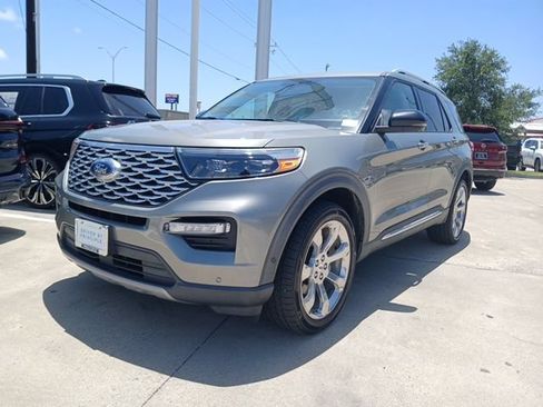 Used 2020 Ford Explorer Platinum w/ Premium Technology Package AWD/4WD image 16