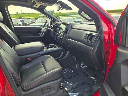 Used 2024 Nissan Titan PRO-4X w/ Pro-4x Convenience Package AWD/4WD image 16