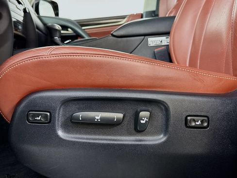 Used 2018 Lexus LX 570 4WD w/ Luxury Package image 21