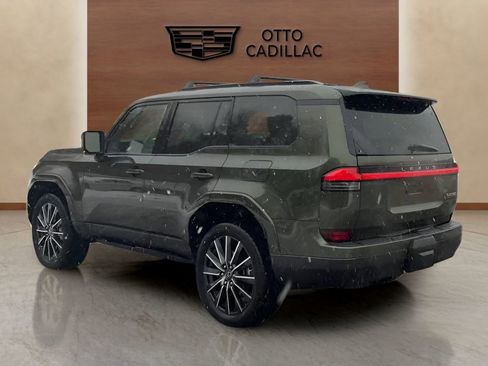 Used 2024 Lexus GX 550 image 3