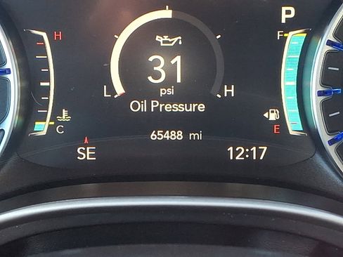 Used 2023 Chrysler Pacifica Touring-L image 20