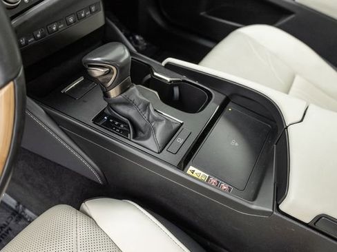 Used 2024 Lexus ES 350 Luxury image 10